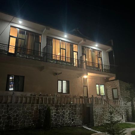 Tigran Hotel By Black & Gold Goris Exterior photo